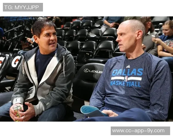 夸梅直言东契奇进攻尚可但防守不足超巨若无防守何谈伟大 夸梅直言东契奇进攻尚可但防守不足超巨若无防守何谈伟大