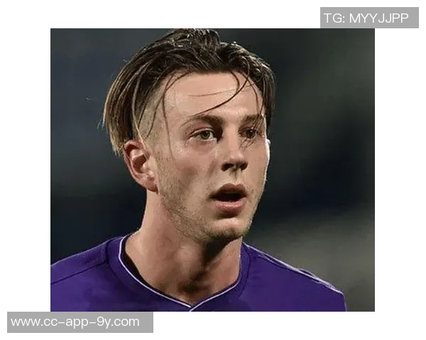 贝纳德斯基回忆：年轻时妻子拒绝我但我坚持追求爱情的故事