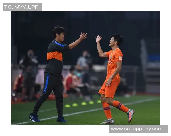 前国脚黄勇正式担任盐城队主教练开启新征程